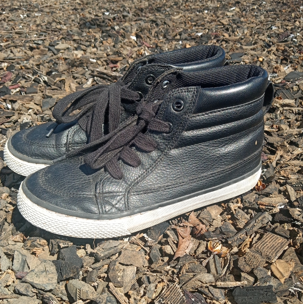 Sneakers - Picture 2 of 4